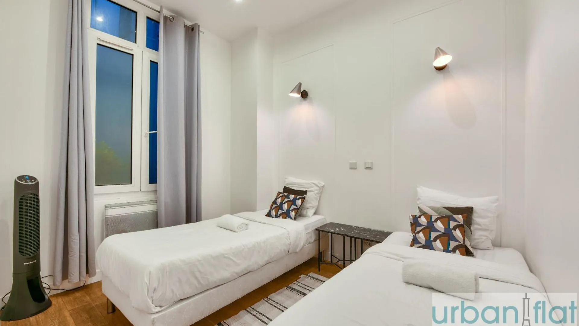 Urban Flat 34 - Beautiful 3 Bedroom Paris Louvre 0*,  France